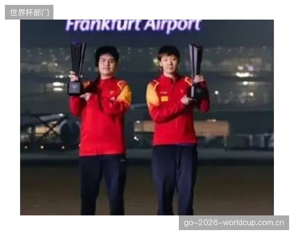 年轻中卫德巴斯特身价高企,有望在世界杯赛场上承担起后防核心的重任。 年轻中卫德巴斯特身价高企,有望在世界杯赛场上承担起后防核心的重任。